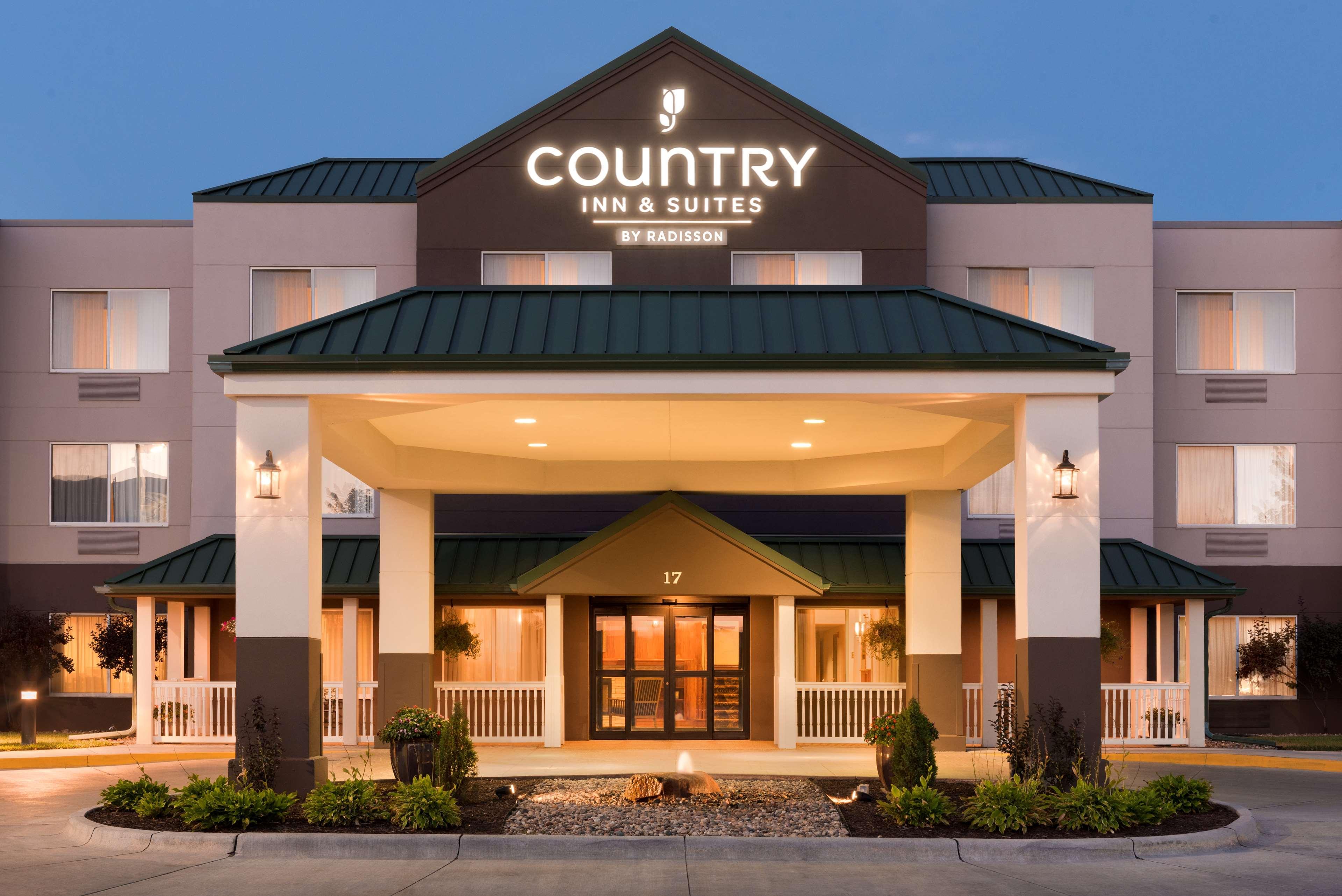 Country Inn & Suites By Radisson, Council Bluffs, Ia Bagian luar foto