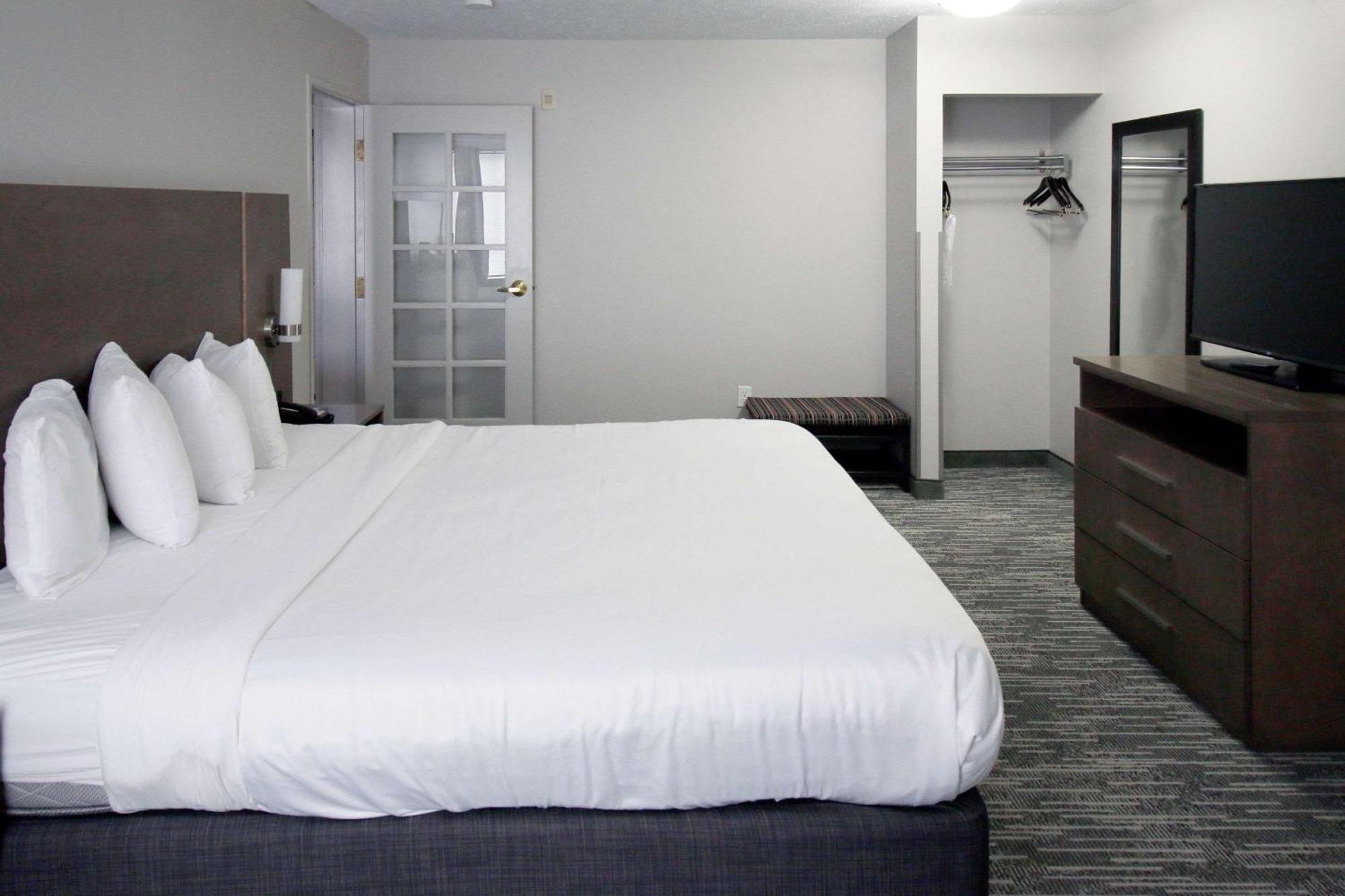 Country Inn & Suites By Radisson, Council Bluffs, Ia Bagian luar foto