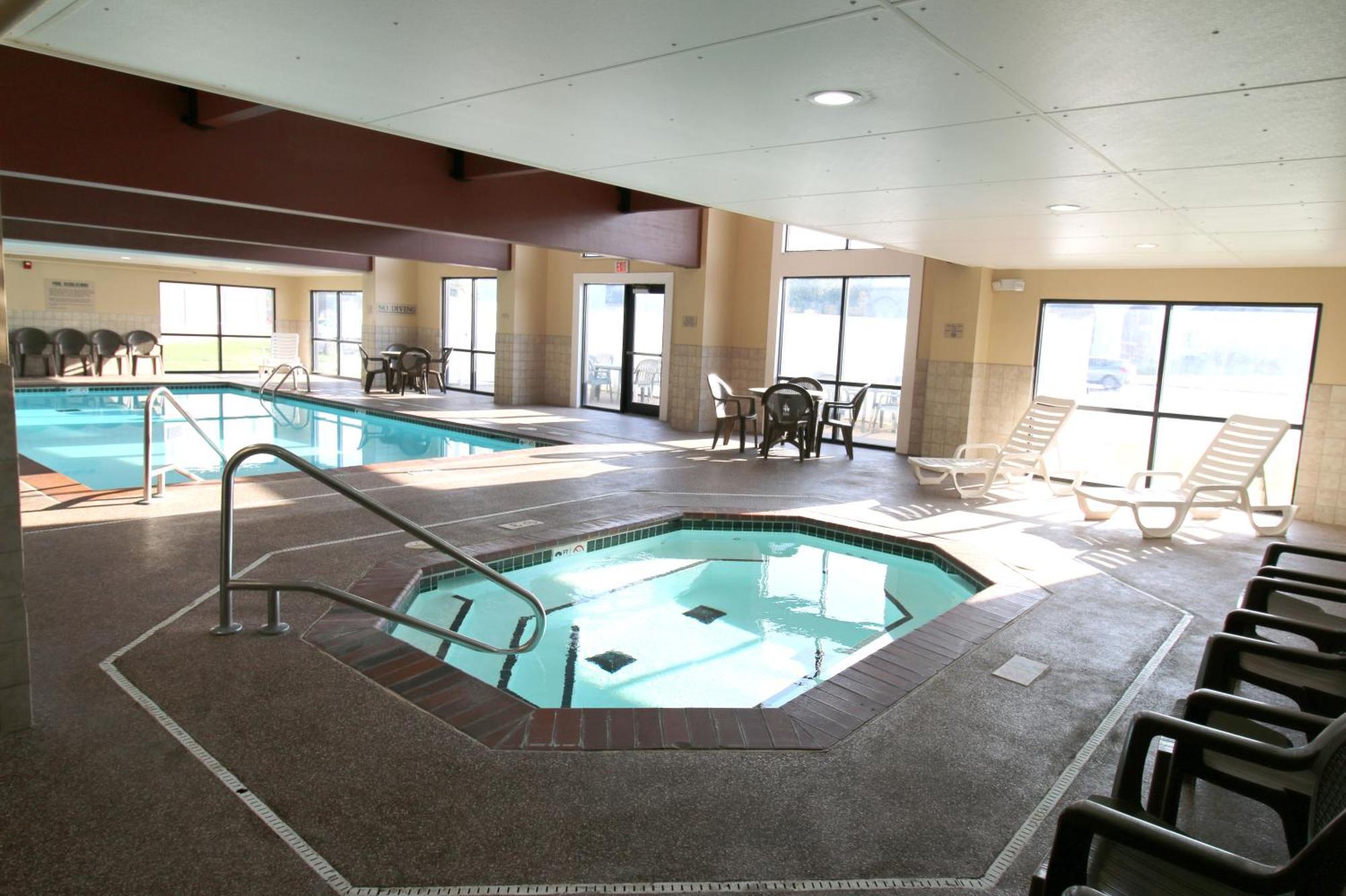 Country Inn & Suites By Radisson, Council Bluffs, Ia Bagian luar foto