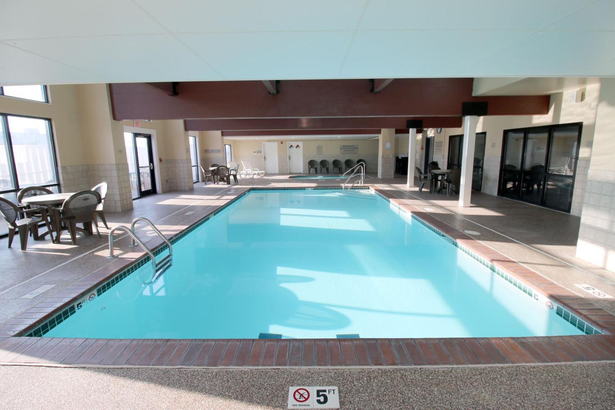 Country Inn & Suites By Radisson, Council Bluffs, Ia Bagian luar foto